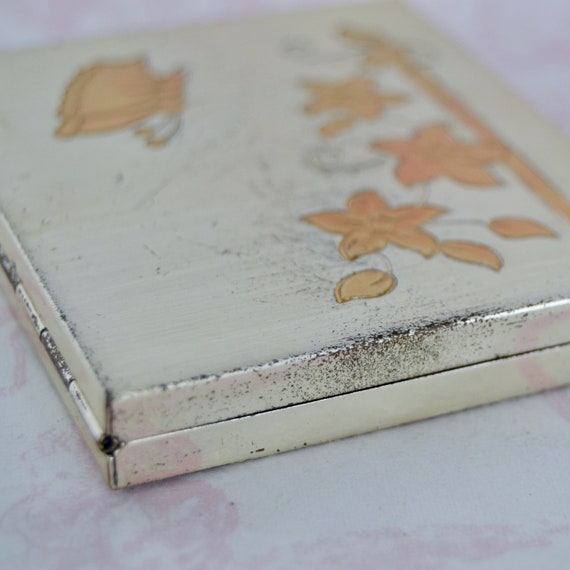 Vintage Powder Compact with a Butterfly and Flowe… - image 3
