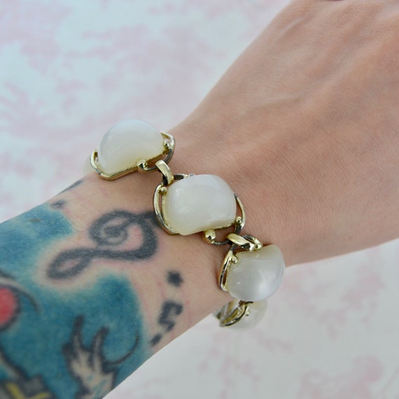 Vintage Bracelet with Thermoset Lucite Plastic in… - image 10