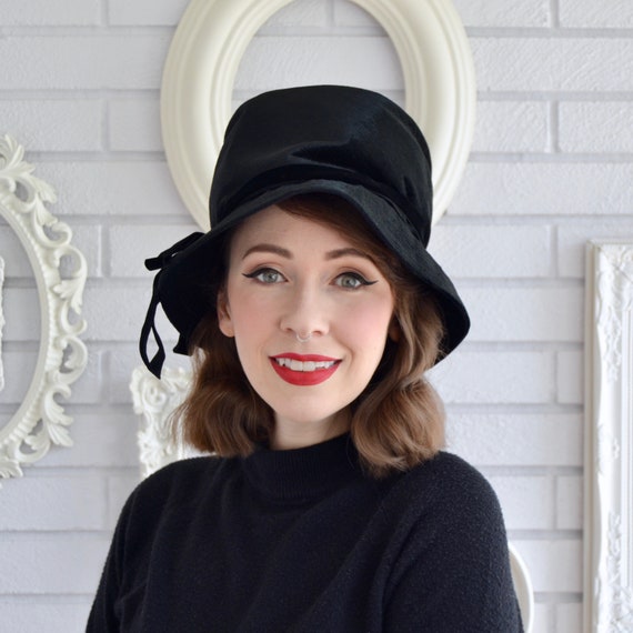 Vintage Black Velvety Hat with Velvet Ribbon and … - image 1