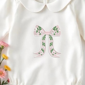 Diseño de bordado de lazo floral: estilo rústico francés (archivo digital, 4 tamaños incluidos)