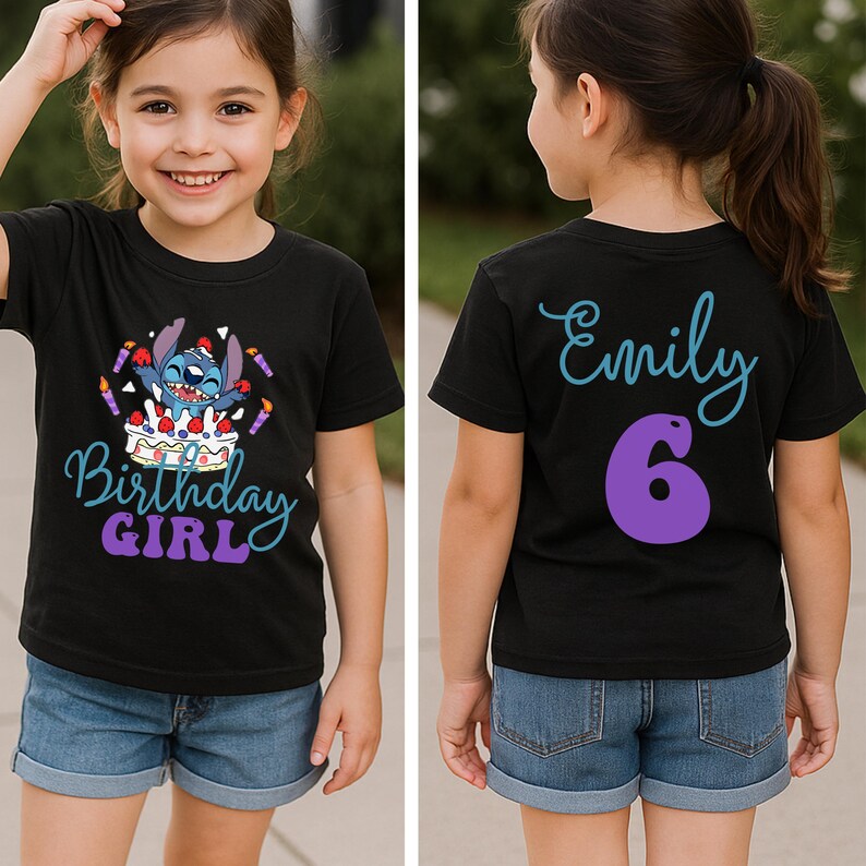 Puede incluir: Camiseta negra con un dise&ntilde;o de personaje de dibujos animados y las palabras "Birthday Girl". La parte trasera de la camiseta tiene el nombre "Emily" y el n&uacute;mero "6". La ni&ntilde;a lleva pantalones cortos vaqueros.