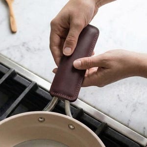 Handtag i gjutjärn i läder, Överdrag till handtag i läder för stekpanna, Personlig grytlapp, Anpassat järnhandtagsöverdrag, Överdrag till handtag i läder för stekpanna