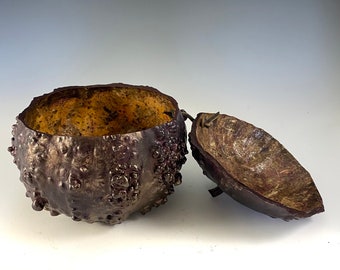 Warty  gourd vessel dyed, with lid