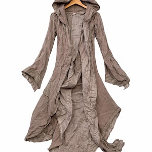 Boho stofdoekjas met capuchon | Neutrale bruine soepelvallende maxi-bovenkleding, onafgewerkte randen