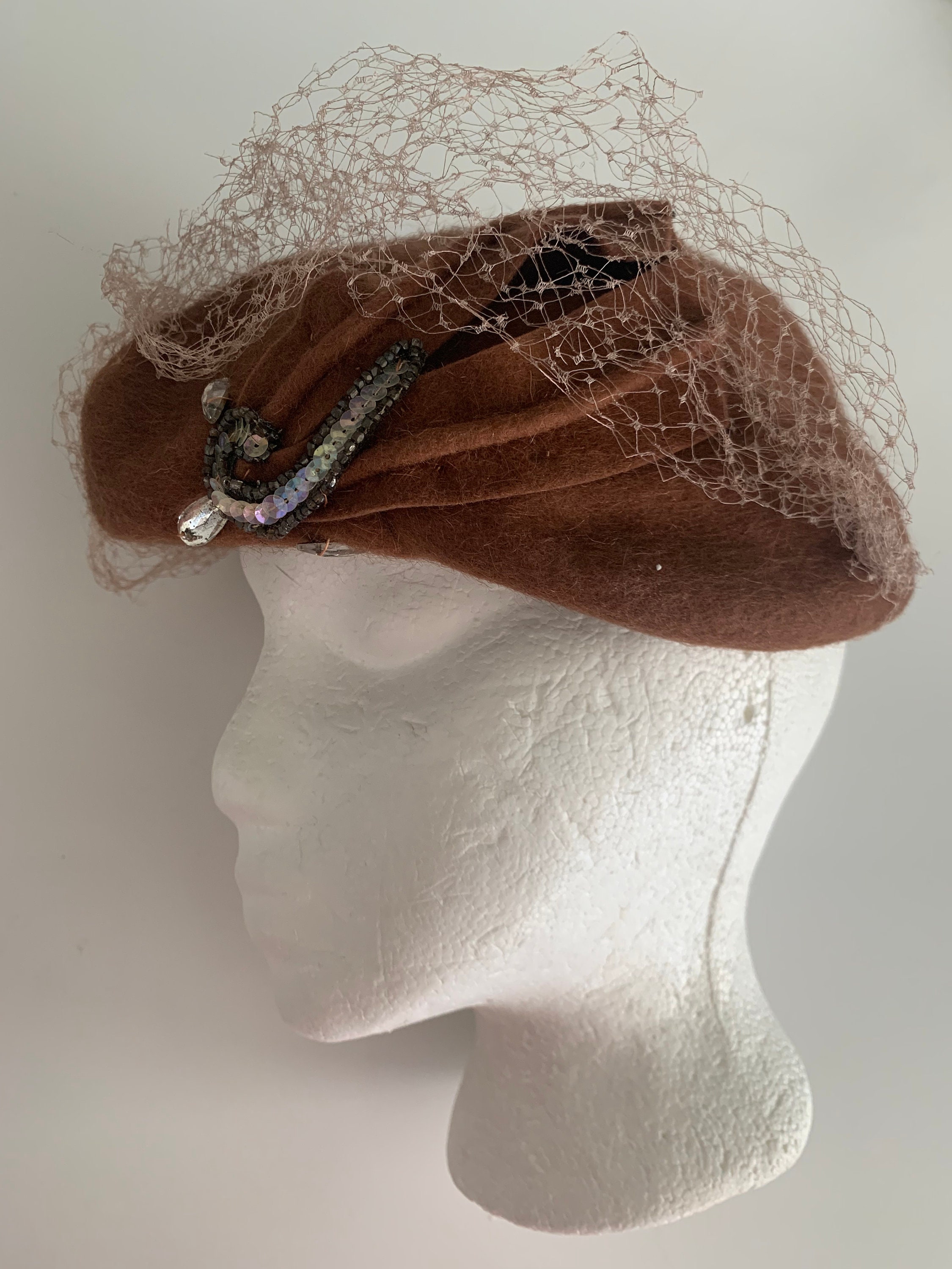 1940s Brown Felt Wool Fascinator Hat // Merrimac Merrisene 