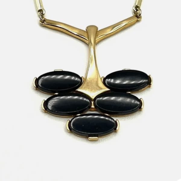 Sarah Coventry Black Pendant Continental Necklace // 1970s Costume Fashion Jewelry