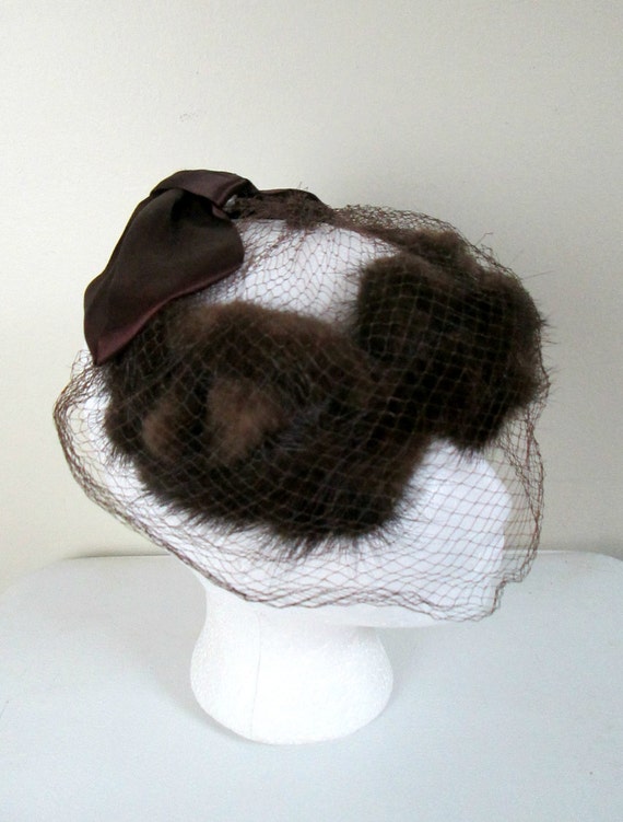 Vintage 1940s Mink Fur Fascinator Big Bow Hat With Netting Brown Beautiful Vintage Mink Fascinator Hat , Big Bow and Dainty  main image 2