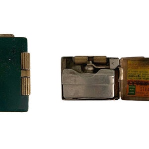 Vintage Green Enamel Stratoflame Lighter / 1950s Stratford Pen Corp.