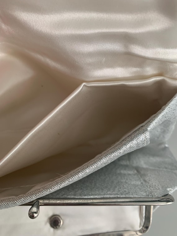 1960s Lady Buxton Silver Lame Clutch Purse - image 9