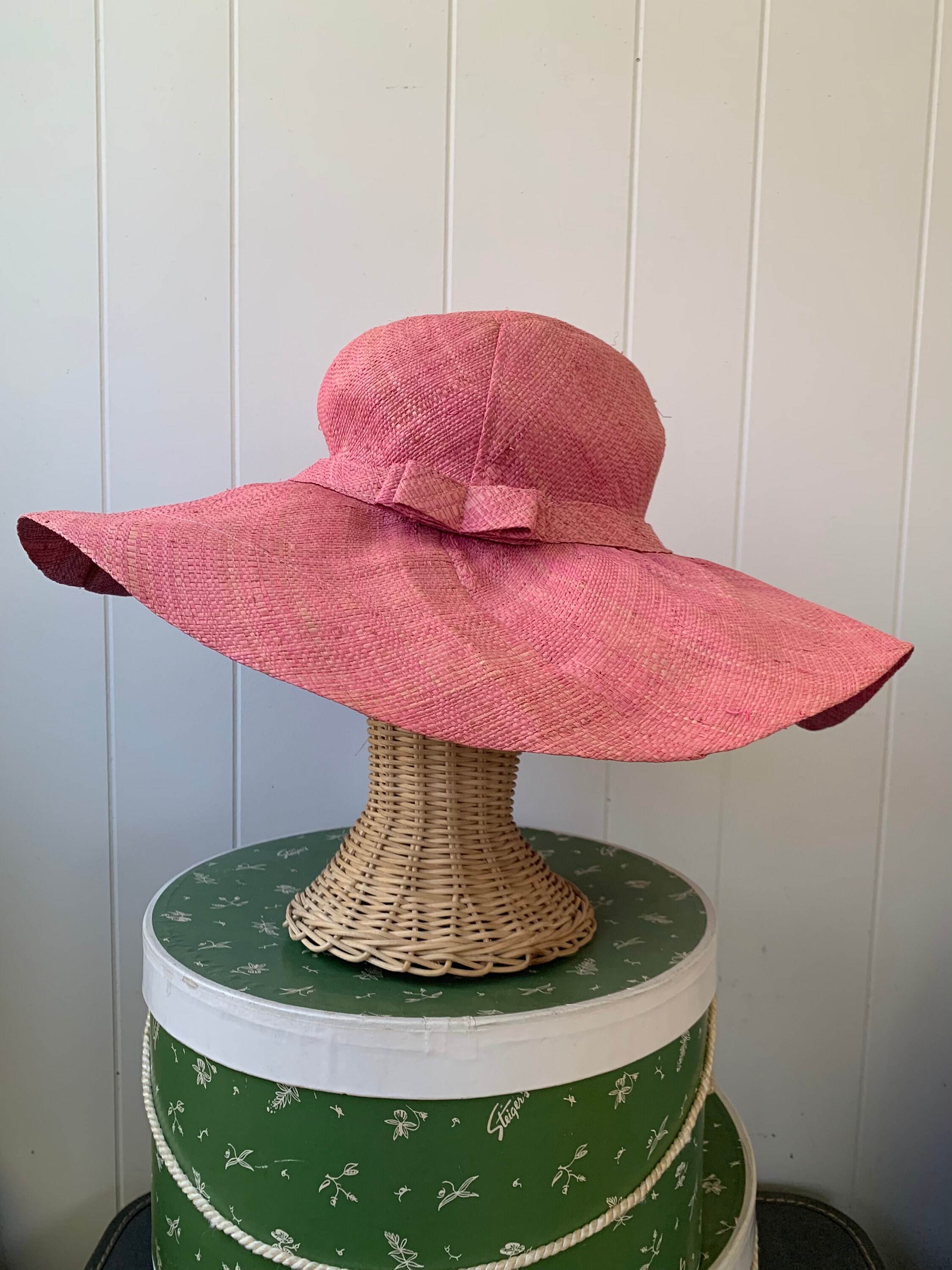 Pink floppy straw hat vintage but like new Pink Straw Floppy Summer Hat // Wide Brimmed Vintage Sunhat  main image 2