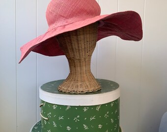 Pink Straw Floppy Summer Hat // Wide Brimmed Vintage Sunhat  display picture 1