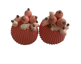1950s Pink Beaded Clamshell Earrings