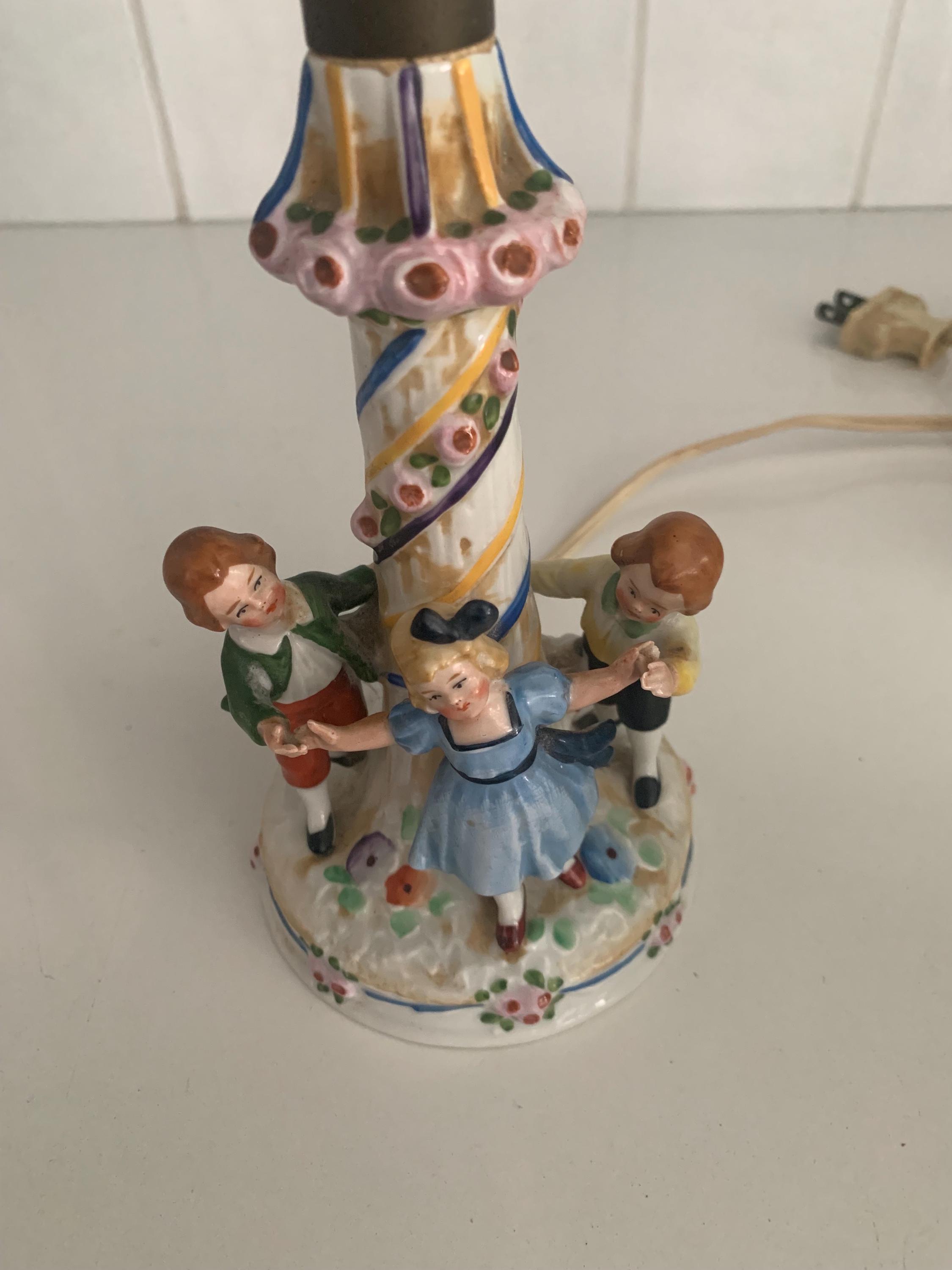 Japan Porcelain Figural Boudoir Table Lamp Vintage 1950s 1960s