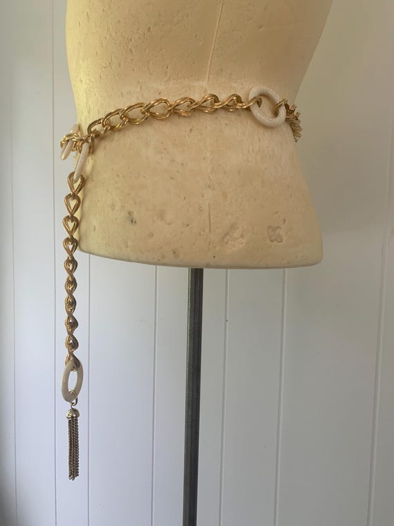 Lucite Rings Gold Chain Tassel Belt - image 7