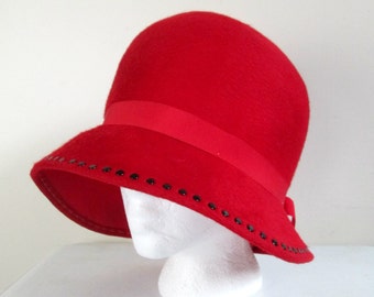 Kangol Design Red Wool Felt Hat Made in England Vintage Bell  display picture 1