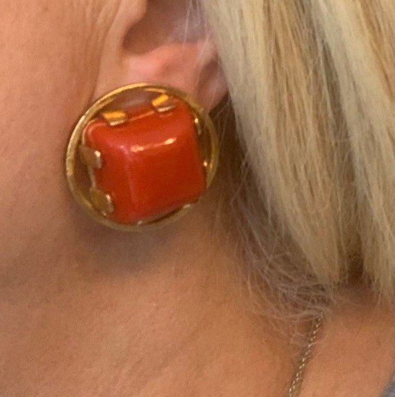 Boucles d'oreilles cabochons de corail orange en or