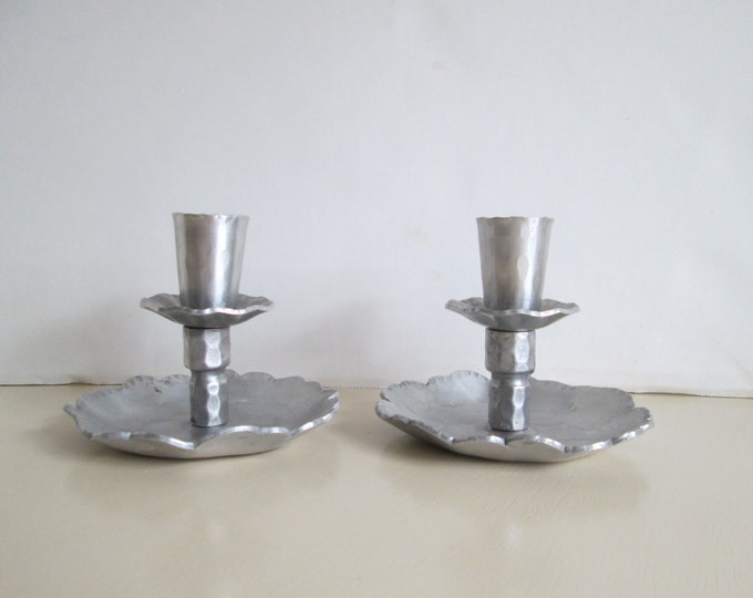 Hand Candle Holders Set of Two Everlast Metal Aluminum Colonial