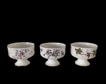 Queen Victoria China Floral Dessert Cups // Ensemble de 3 Ice Cream Parfait Cup