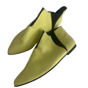 Town & Country Stiefeletten aus chartreuse-gelbem Leder, knöchelhoch, Pixie-Stil, aus den 1960er/70er Jahren, Größe 37/6,5