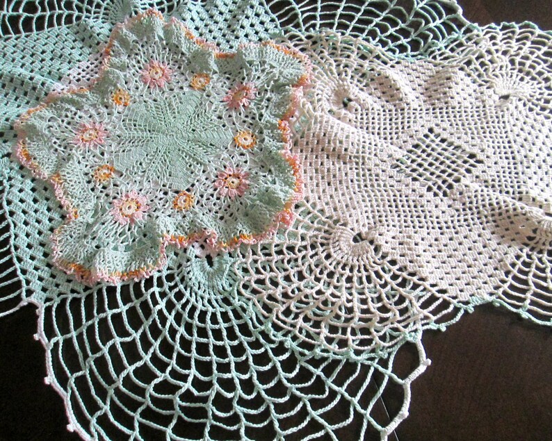 Cotton Lace Doilies 1930s 1940s Pink Green White Matching Set Etsy