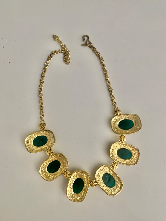 Kenneth J Lane Hammered Gold Emerald Necklace - image 7