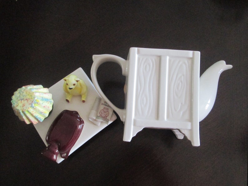 English Kitsch Ceramic Teapot Vintage Swineside Collectible Etsy