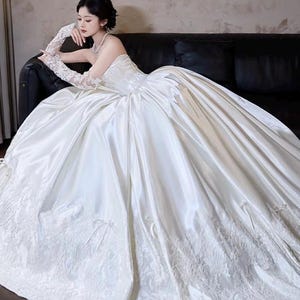 Retro Satin Off Shoulder Wedding Dress, With Train or Floor Length