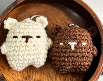 Brelok do kluczy z szydełkowym misiem – ręcznie robiony pluszowy wisiorek amigurumi