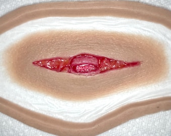 Pre-painted Realistic slit throat Prosthetic – Professional SFX Piece