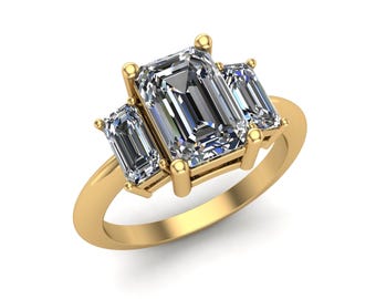 Peut inclure: Une bague en or ornée de trois diamants de taille émeraude. Le diamant central est plus grand que les deux pierres latérales. La bague a un anneau en or poli et une monture classique à trois pierres.