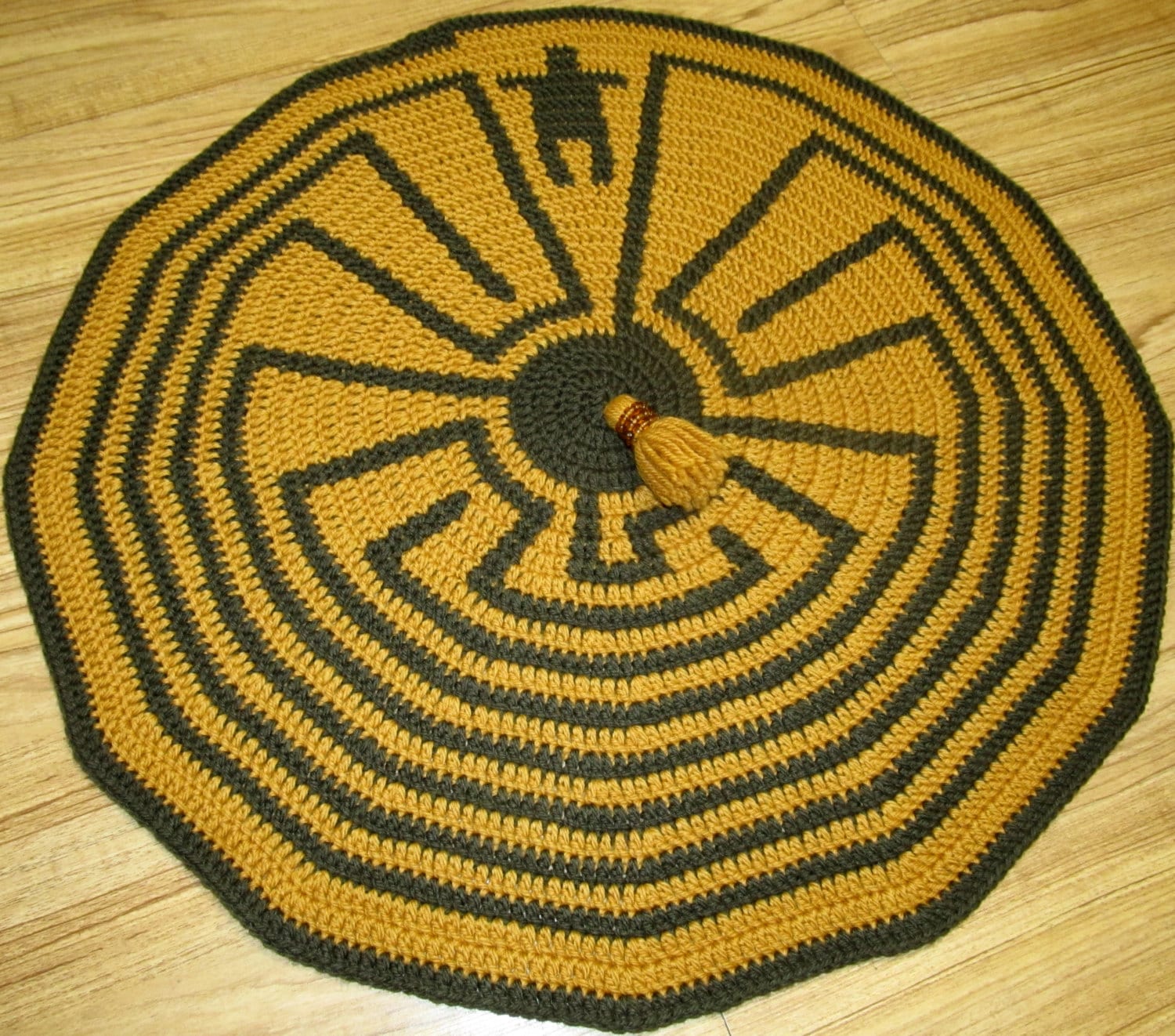 Man in a Maze Motif Crochet Pattern