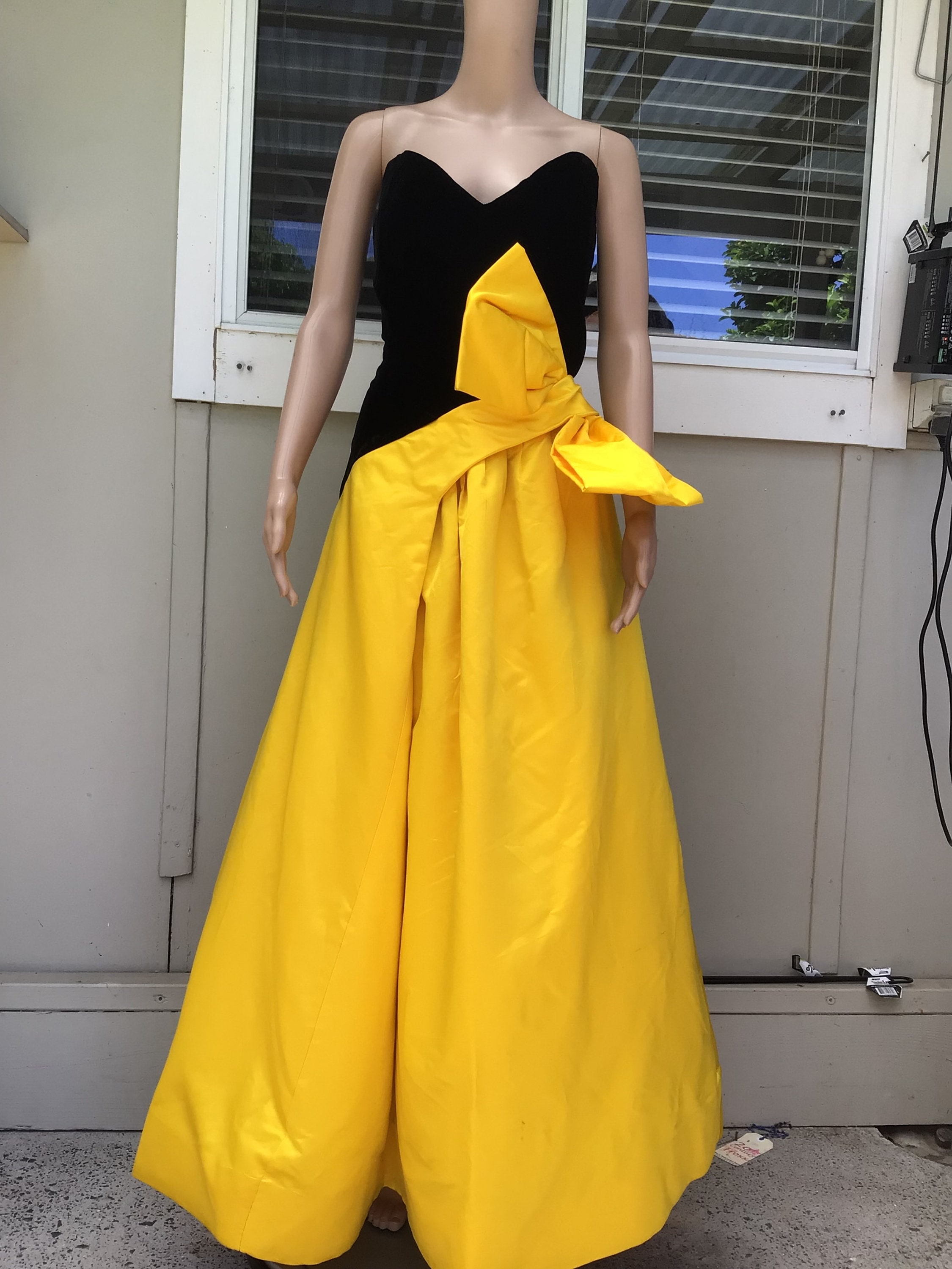 20thcenturyfroxx Vtg 80s Scaasi Collectible Black Yellow Ballgown Evening Formal Dress 10