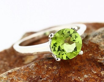 Natural Green Peridot Solid 14K White Gold Ring