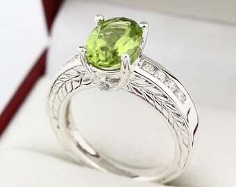 Natural Green Peridot Solid 14K White Gold  Antique Diamond Ring