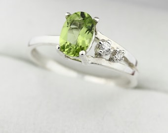 Natural Green Peridot Solid 14K White Gold Diamond Ring