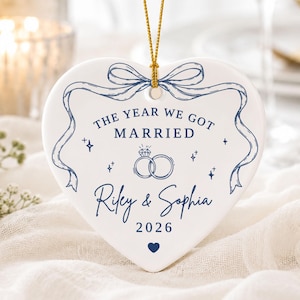 Ornement personnalisé pour notre premier Noël en couple, Ornement de l'année de notre mariage, Cadeau d'anniversaire, Cadeau pour jeunes mariés