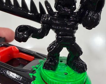 Eddie’s World Custom Akedo Warrior Xenomorph with tail weapon and custom controller (Green Base)