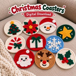 Könnte beinhalten: Zehn runde Häkeluntersetzer mit Weihnachtsmotiven wie Baum, Weihnachtsstern, Schneemann, Stern, Zuckerstange, Geschenk, Schneeflocke, Weihnachtsmann, Rentier und Stechpalme. Der Text "Christmas Coasters" und "Digital Download" ist oben zu sehen.