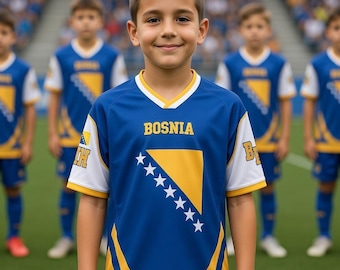 Personaliseer je Bosnië-Herzegovina voetbalshirt, kinder-, jeugd- en volwassenenvoetbalshirt met naam en nummer, voetbalfanartikelen voor 2026.