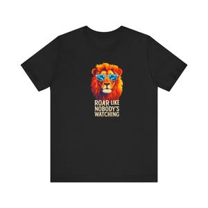 Retro Lion Graphic T-Shirt – Vintage Wild Animal Print Tee, Unisex Cotton Short Sleeve Shirt, Safari Style Top for Men & Women