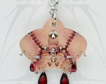 Punk Orchid Bag Charm,Fishbone Pendant Keychain, Gothic Subculture Bag Accessory, Edgy Floral Keyring,Unique Water Drop Pendant Keychain