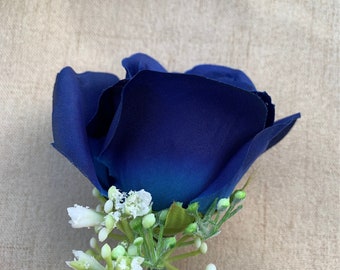 Boutonnière azul marino - Boutonnière para bodas, graduaciones y eventos formales - Boutonnière de flores artificiales para padrinos de boda - Ideas de boutonnières a elegir color