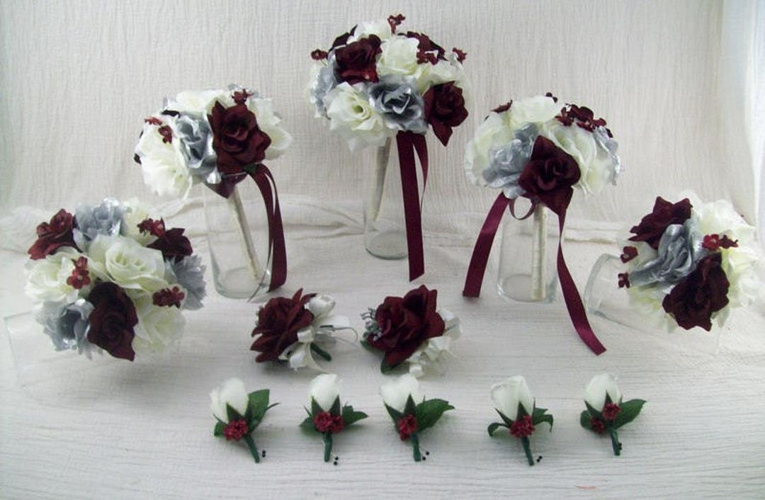 Ribbon streamers on flower bouquets - Want That Wedding ~ A UK