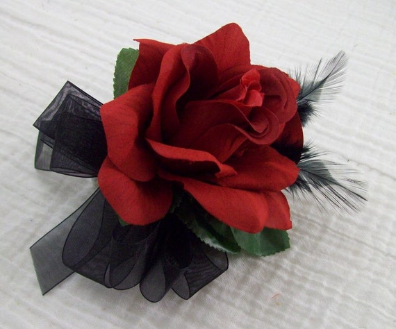 Red and Black Corsage Wrist Corsage Red Rose Corsage Goth Corsage Goth Wedding Flowers Corsages With Feathers Prom Corsage Etsy UK