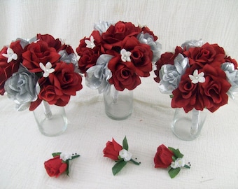 Ramo de dama de honor rojo y boutonniere para padrinos de boda (conjunto de 6), ramo floral plateado y rojo, flores de boda, paquete floral artificial de rosas rojas.