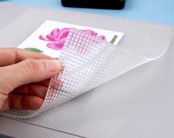 Low Tack Grid Mat: Stamping, Stenciling, Ink Blending