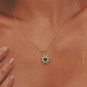 sun necklace personalizable with photo projection