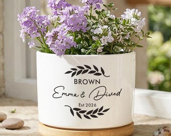 Blomkruka med eget namn, personlig present till par, blommig skrivbordsdekoration, bröllopspresent, minimalistisk heminredning