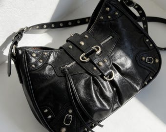 Bolso de piel sintética con tachuelas, bolso de hombro estilo moto vintage, bolso cruzado con decoración urbana, bolso tote bajo el brazo Y2K, mochila escolar estilo cottagecore.