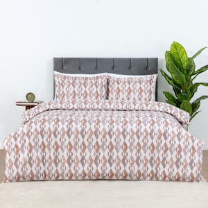 Dreamology 100% Microfiber Duvet Cover Sets with Pillowcase –Ultra Soft 110 GSM Bedding, Piped Edges, Button Closure in Queen size